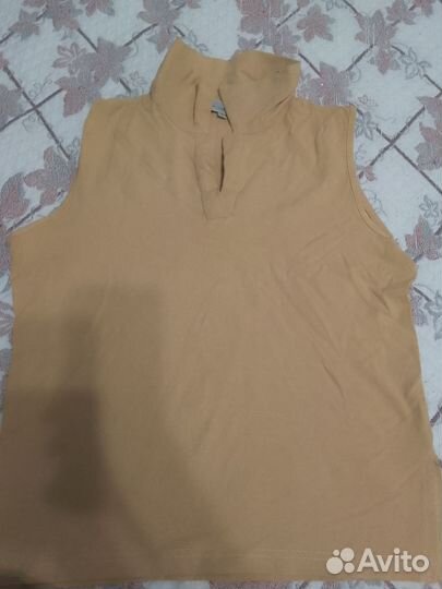 Футболка без рукавов