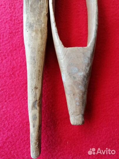 Старинный деревянный челнок