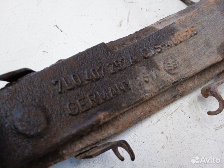 Кулак поворотный передний левый Porsche Cayenne