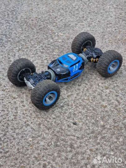 Радиоуправляемая машинка перевертыш-трансформер