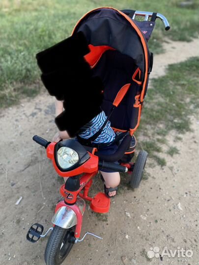 Детский велосипед с ручкой