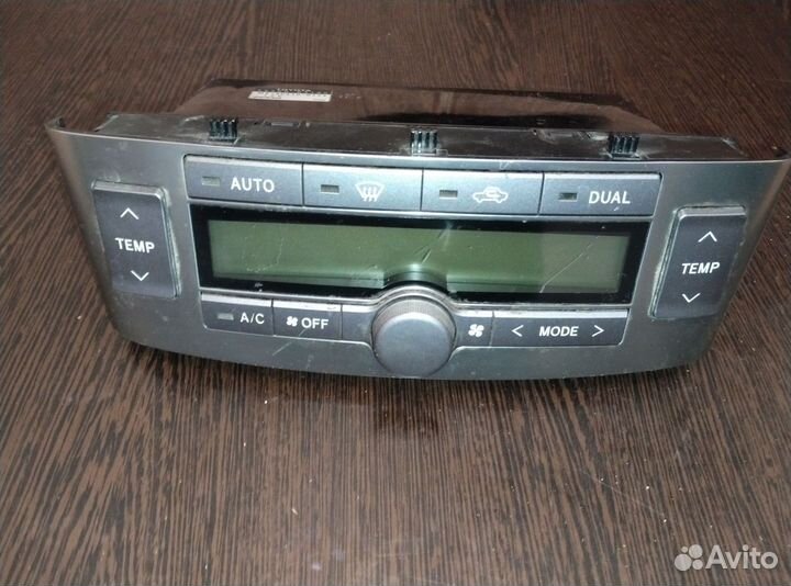 Блок климат контроля Toyota avensis 2 Тойота