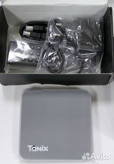 SMART TV приставка Tanix W2 4/64гб