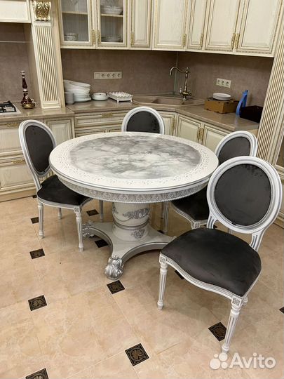 Кухонный стол. Доставка по всей России