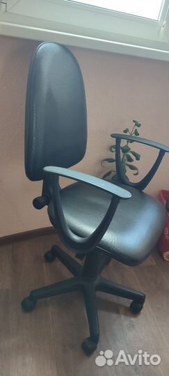 Компьютерное кресло