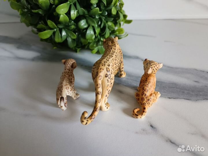 Фигурки Schleich ягуары
