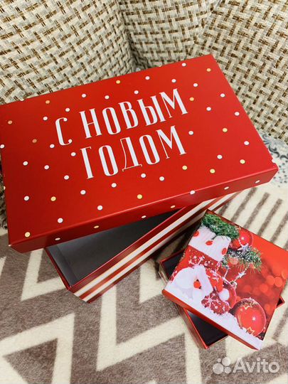 Подарочная коробка