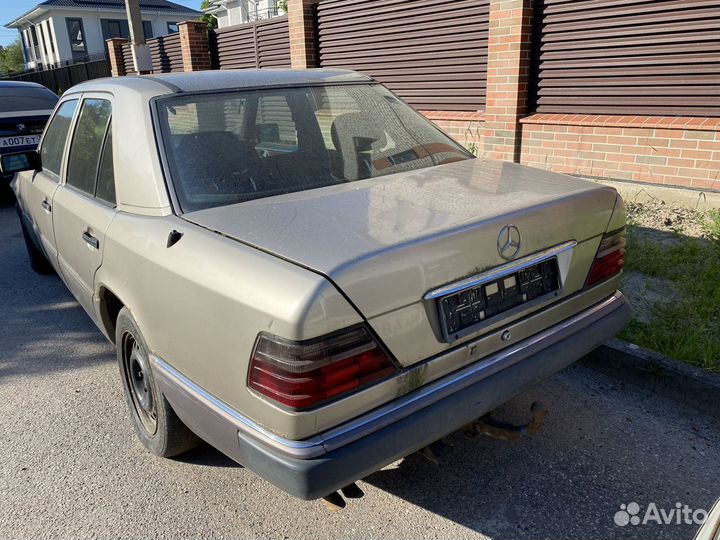 Разбираем Mercedes w124