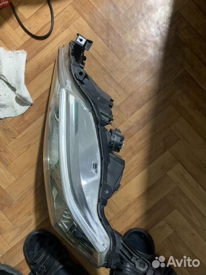 Toyota mark x фара