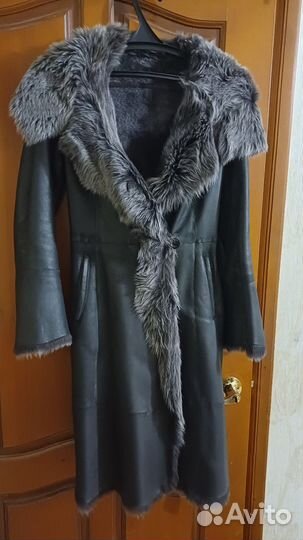 Дубленка натуральная женская с капюшоном