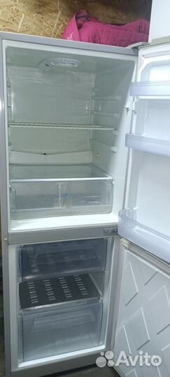 Холодильник Elenberg