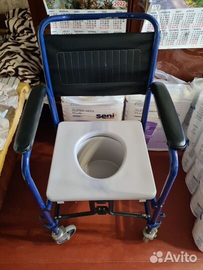 Кресло-каталка с санитарным оснащением Армед