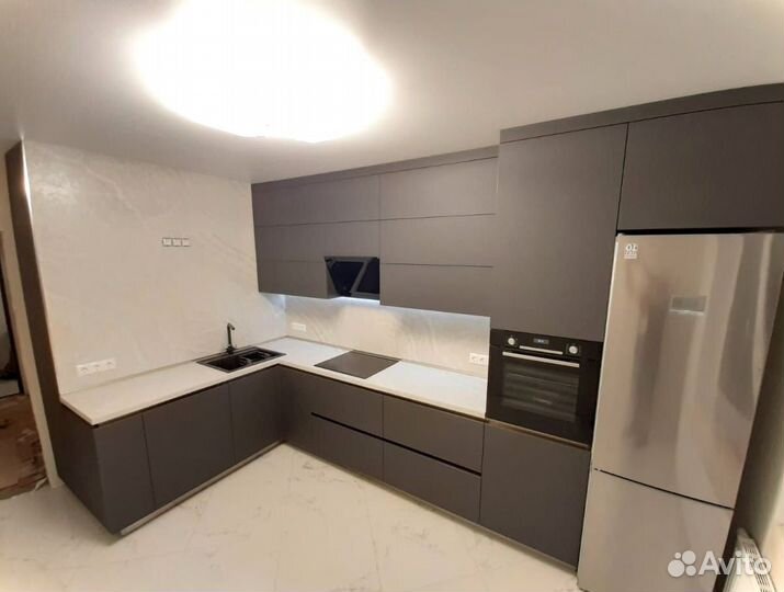 Кухонный гарнитур угловой