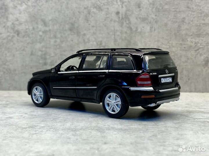 Коллекционнная модель Mercedes-Benz GL500 1:43