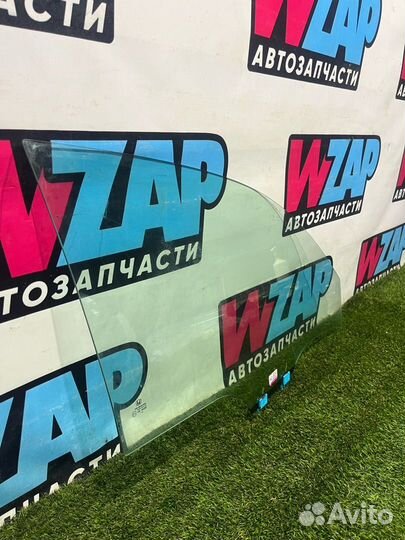 Стекло двери передней правой Honda HR-V 2 рест