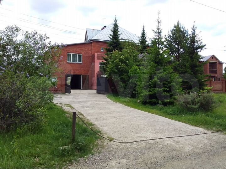 Коттедж 365 м² на участке 15 сот.