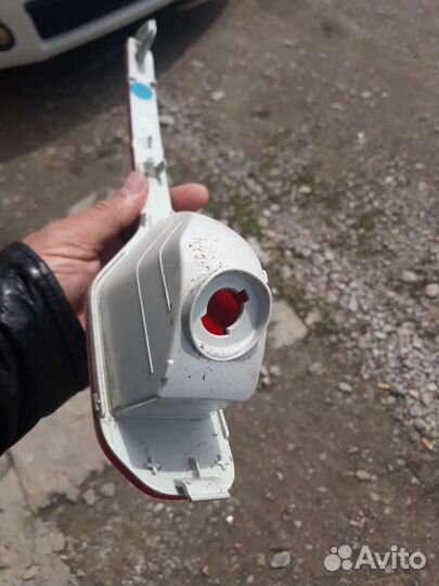 Вольво хс40 фонарь задний левый Volvo XC40