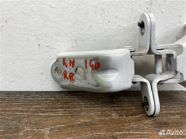 Петли двери задние правые Hyundai I40 2011-2018