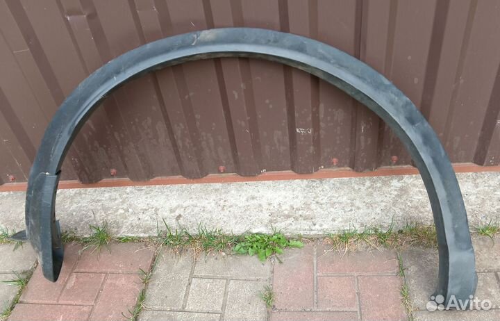 Nissan qashqai накладка правого заднего крыла