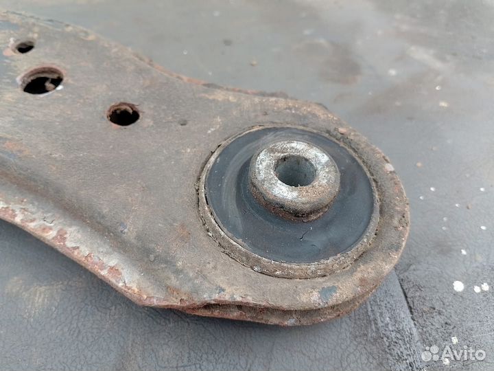 Рычаг передний Skoda Octavia tour a4