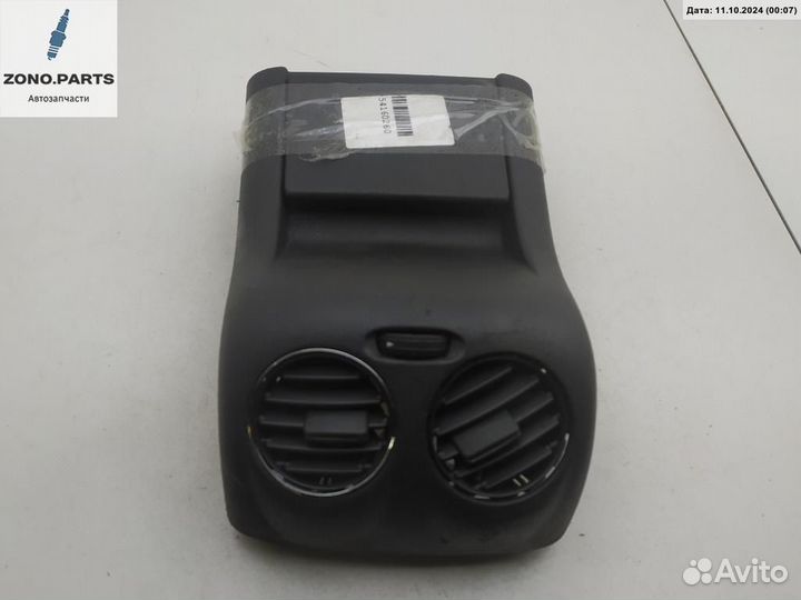 Дефлектор обдува салона 2096806239 на Mercedes W209 (CLK)