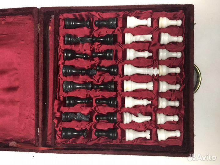 Шахматы из камня