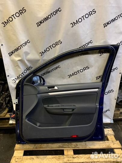 Передняя правая двер Фольксваген Jetta 5 Джетта 5