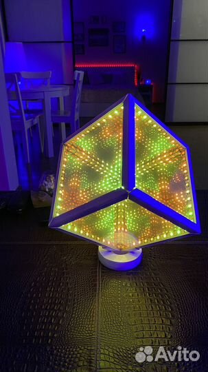 Цветомузыкальный светильник куб