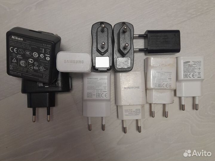 Зарядное устройство для телефона