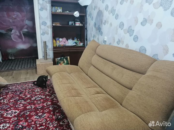 Продам диван б/у в хорошем состоянии