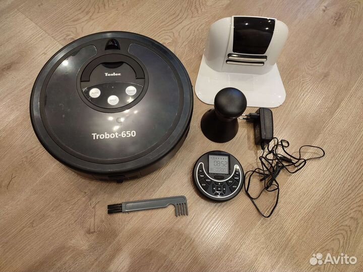 Робот пылесос Tesler Trobot-650