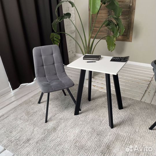 Компьютерный стол Ник 60*50 см. Черные ножки