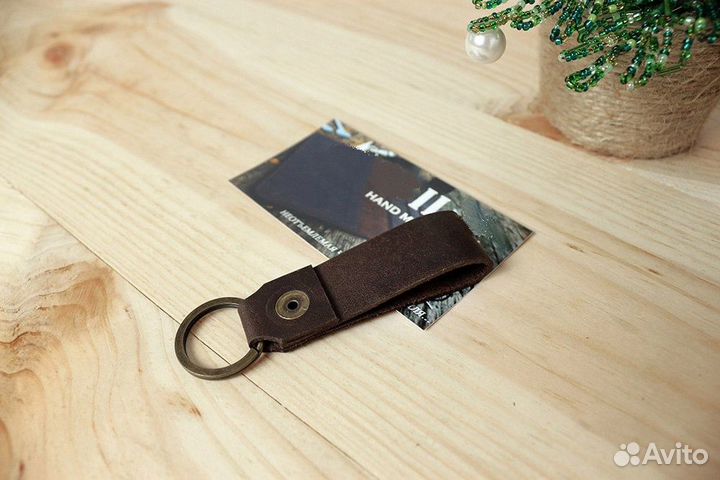 Брелок для ключей из кожи helford коричневый