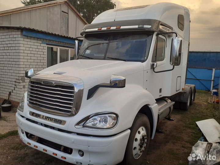 Freightliner Columbia, 2004