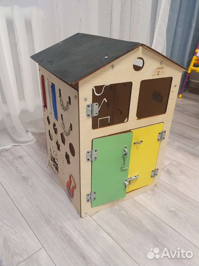 Бизиборд домик