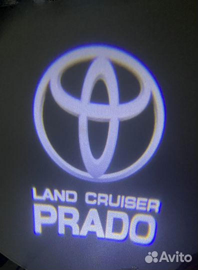 Проекция логотипа на двери Toyota Prado S858