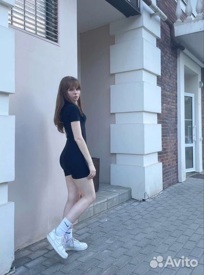 Женский спортивный комбинезон