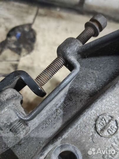 Кронштейн генератора Clio/Symbol 1998-2008