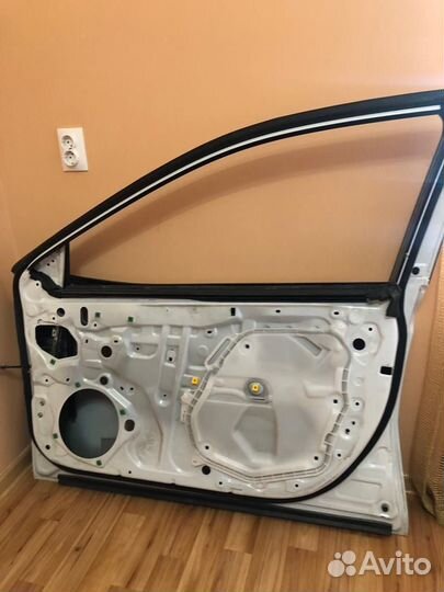 Дверь Toyota Camry передняя правая оригинал