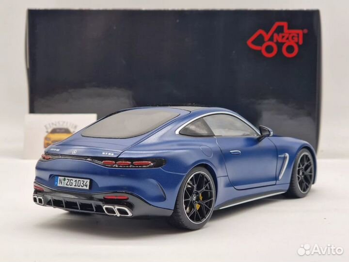 Mercedes AMG GT63 Spectral Blue 1:18 NZG