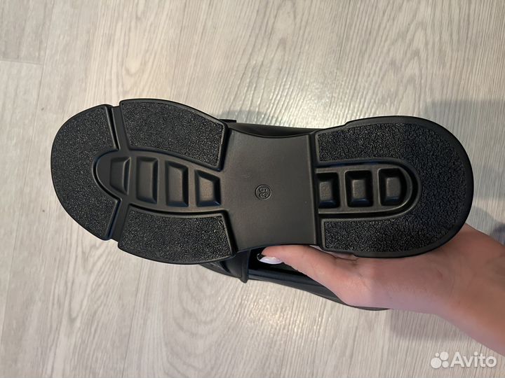 Лоферы женские