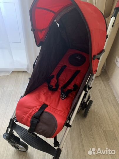 Продаётся Коляска Chicco