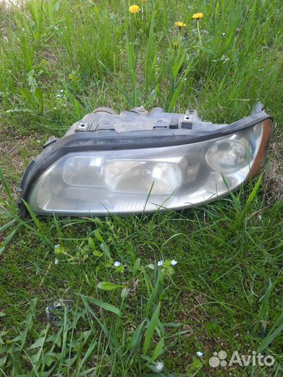 Фара левая ксенон Вольво S60 2007