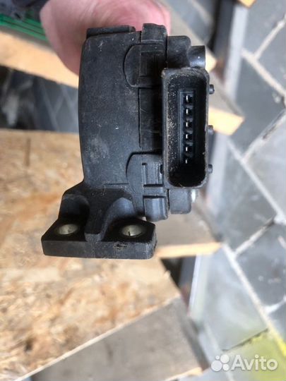 Педаль газа (электронная) Nissan Almera N16