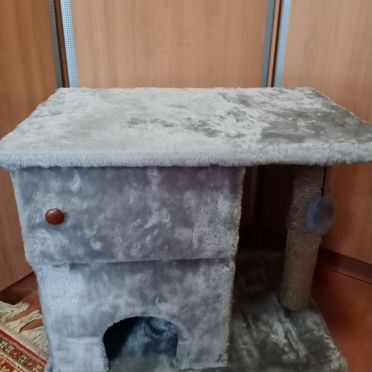 Когтеточка домик для кошки бу