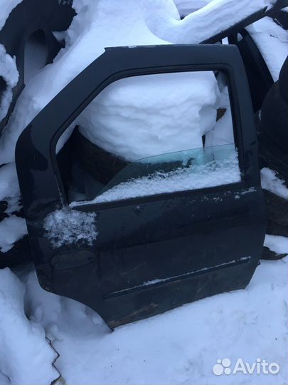 Renault logan задняя правая дверь