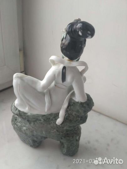 Статуэтка китаянка