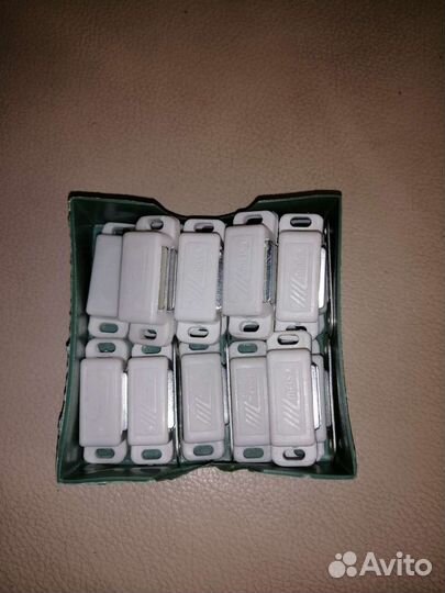 Мебельная фурнитура