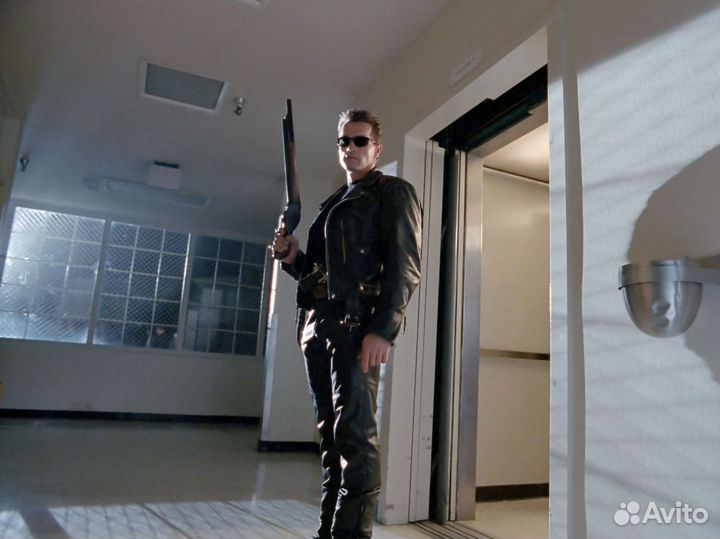 Фигурка Терминатора Т-800