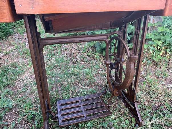 Швейная машинка зингер